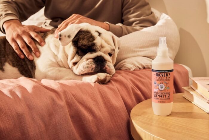MRS. MEYER'S CLEAN DAY Dog Deodorizing Spray, White Peach Scent, 8oz