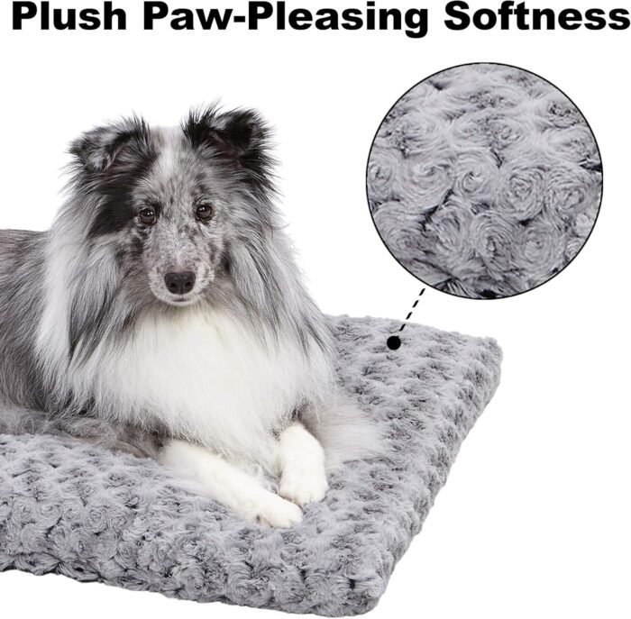 MidWest Homes for Pets Plush Pet Bed | Ombré Swirl & Cat Bed | Gray 17L x 11W x 1.5H - Inches for Toy Dog Breeds, 40618-SGB, 18-Inch